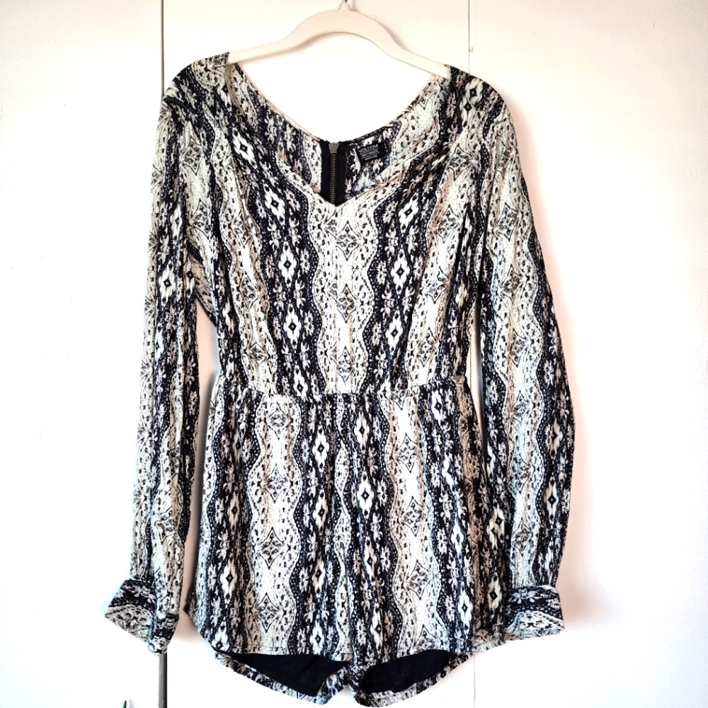 Volcom Romper Long Sleeve Size Small